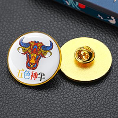 五色神牛徽章